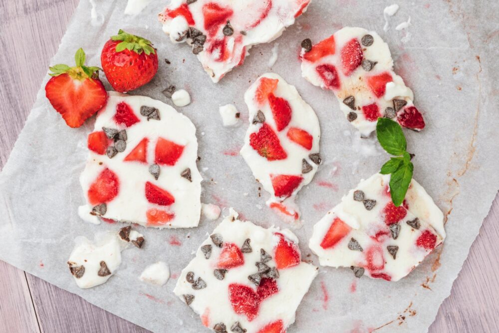 Chocolate & Strawberry Yogurt Bark - Eat Well Crohn's Colitis